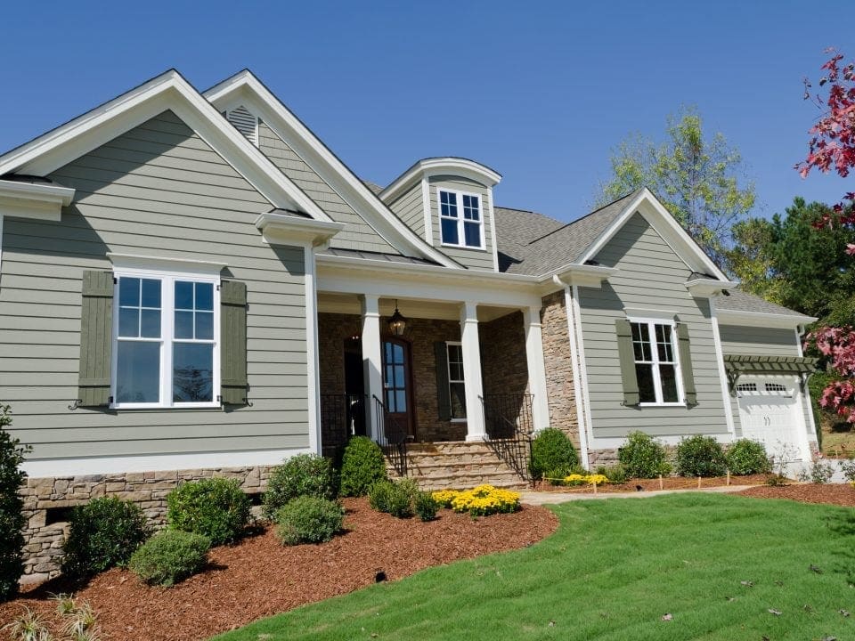 Refinish Your Exterior Siding with These Tips