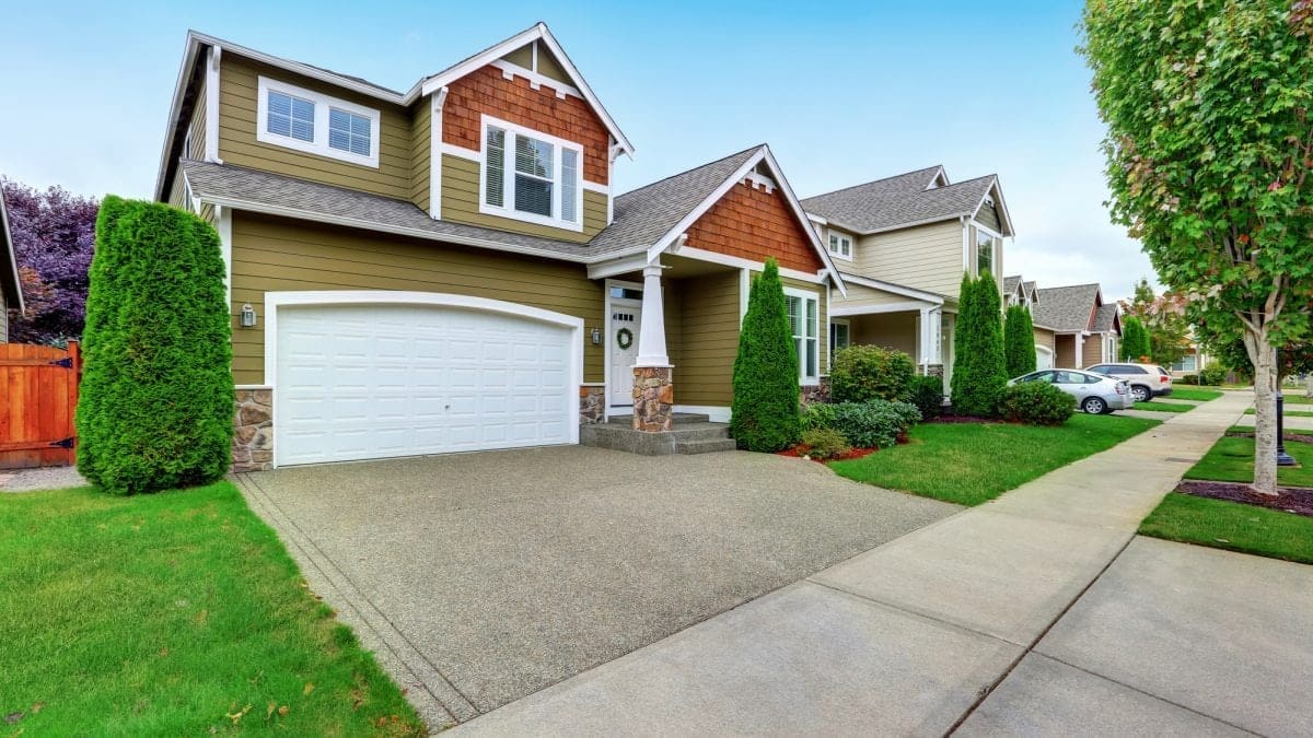 Prepare Your Exterior for Your Summer Painting Project